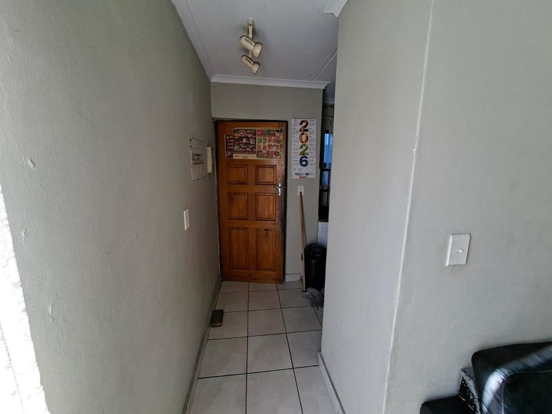 Secure 2-Bedroom Apartment in a Popular Bellville Security Complex - Photo 7