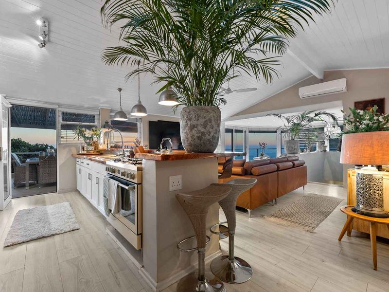 Ocean, Mountain, and Sunset Living at Its Best - Photo 10