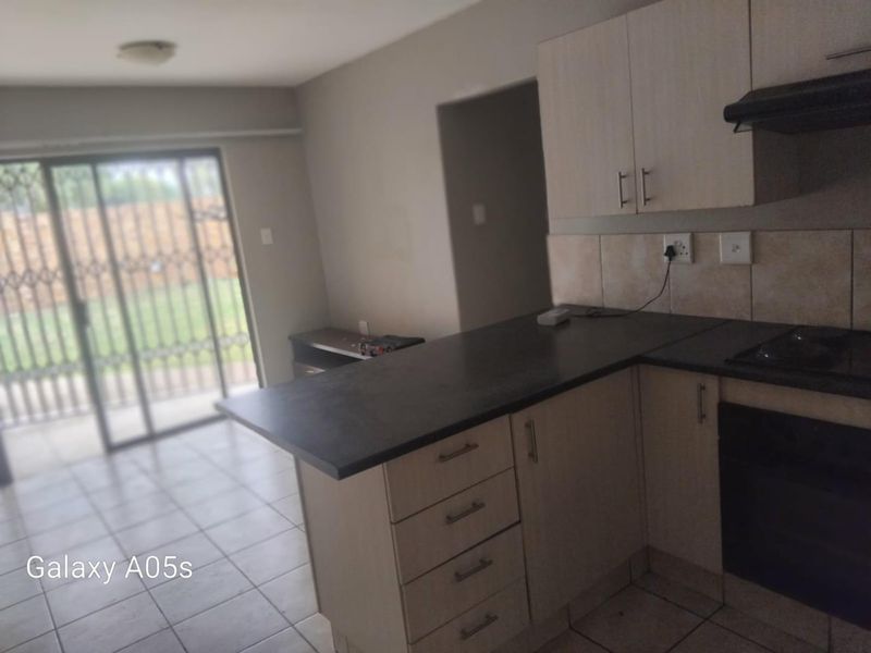 Lovely ground floor unit up for grabs. - Photo 7