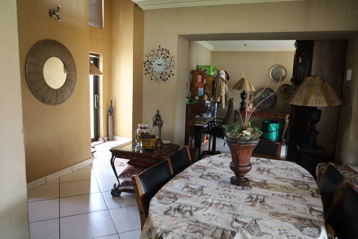 Beautiful Double Story Home waiting for you - Photo 5