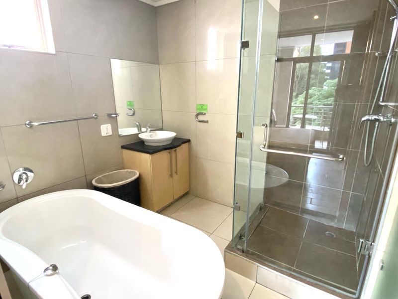 2 bed 2 bath with PRIVATE lift in Sandton CBD - Photo 7