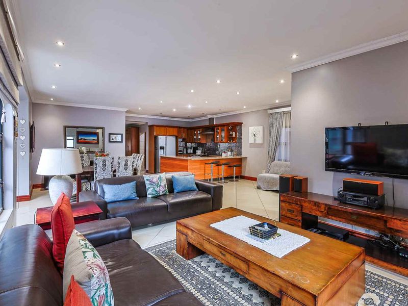 Spacious 4-Bedroom Family Home – Semi-Furnished Option Available | R38,000 - Photo 10