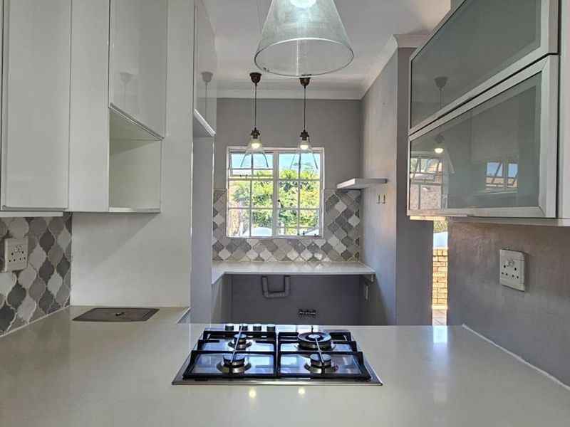 Stylish Renovated Upstairs Living in the Heart of New Redruth - Photo 7