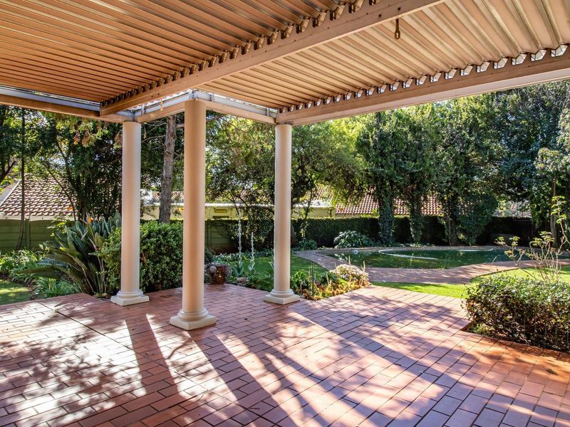 Spacious 4 Bedroom Family Home with Exceptional Living Areas in Fairland - Photo 7