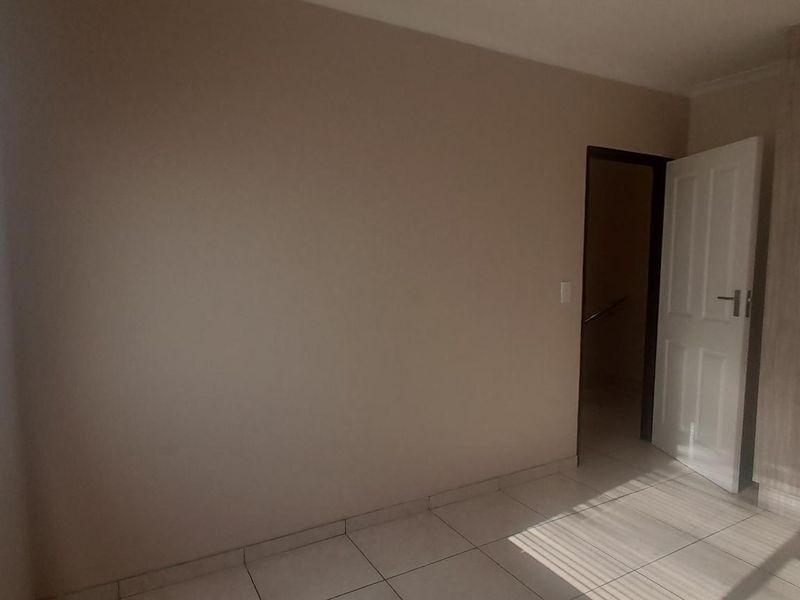 2 Bedroom with 2 Bathroom and 2 garages for sale at Gracemere - Photo 7
