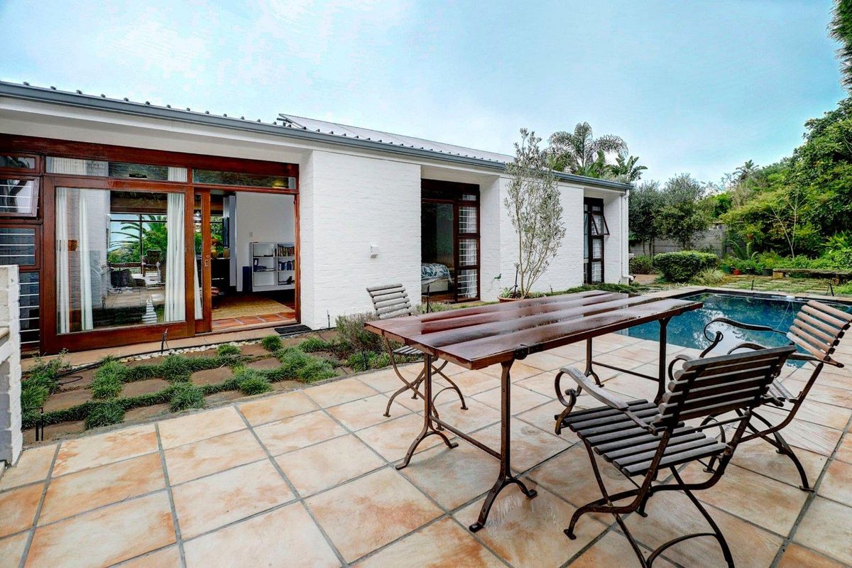 Surround yourself with character and style! - Photo 4