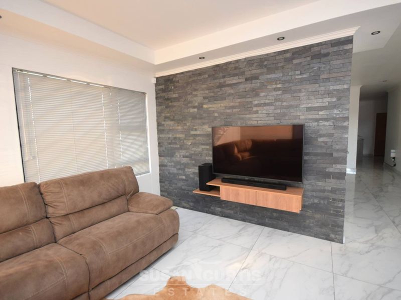 Beautiful Gem - Photo 8