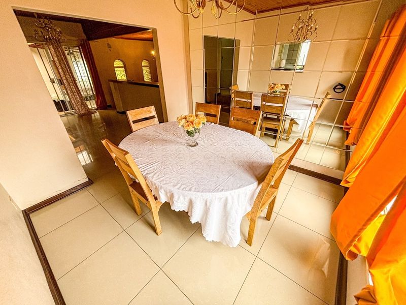 Bassonia Gem: Large 3-Bedroom House with Guest Flatlet - Photo 6