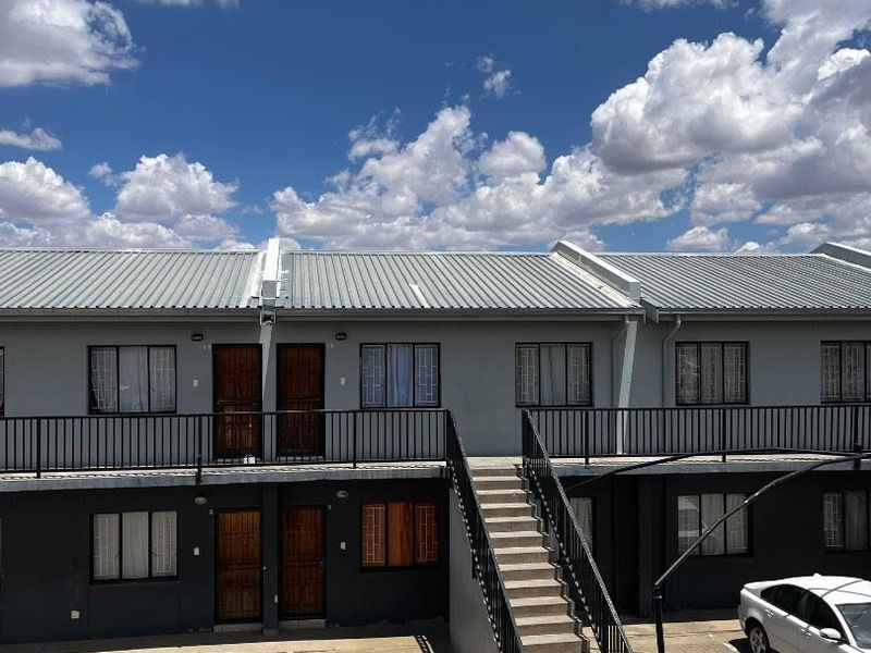 Upstairs Corner 2-Bed Flat — Wanaheda | N$650,000 (N$50,000 Below Valuation). - Photo 9