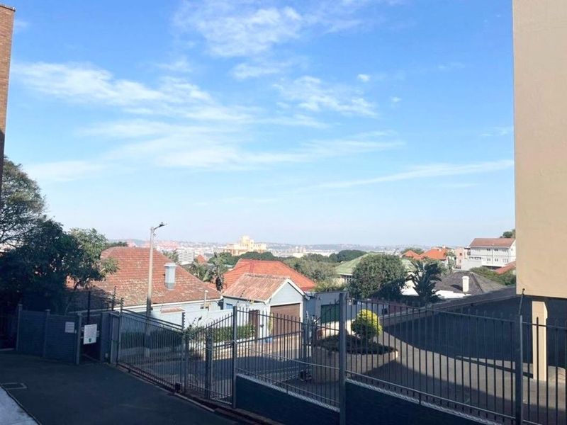 Glenwood Property with Substantial 3,328 sqm Erf and Development Potential - Photo 3