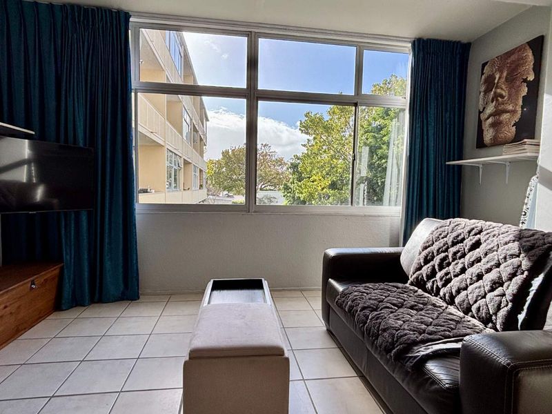 Furnished Studio Apartment in Tamboerskloof - Photo 10