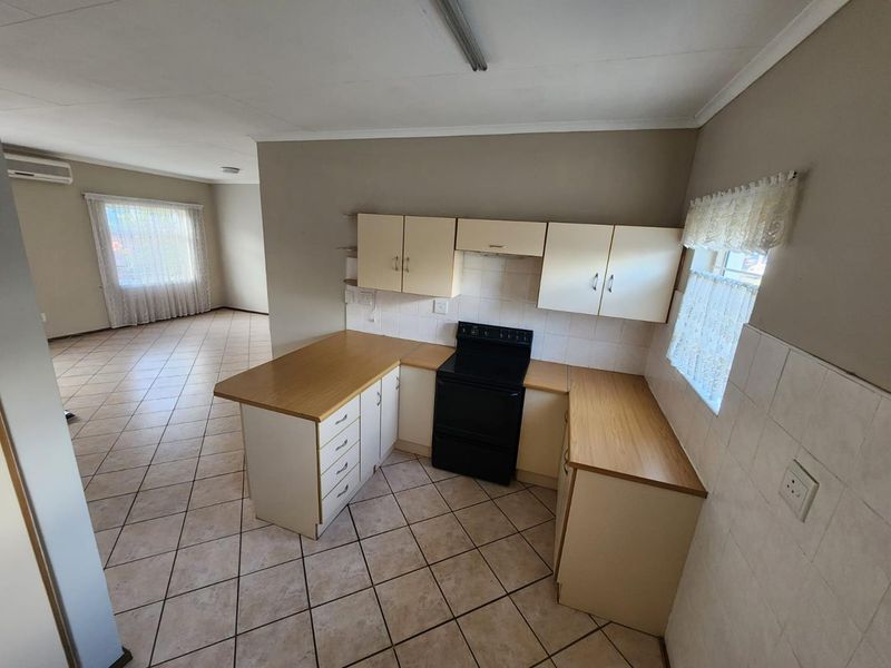 3 BEDROOM TOWNHOUSE FOR SALE IN A RETIREMENT VILLAGE ANNLIN PRETORIA - Photo 6