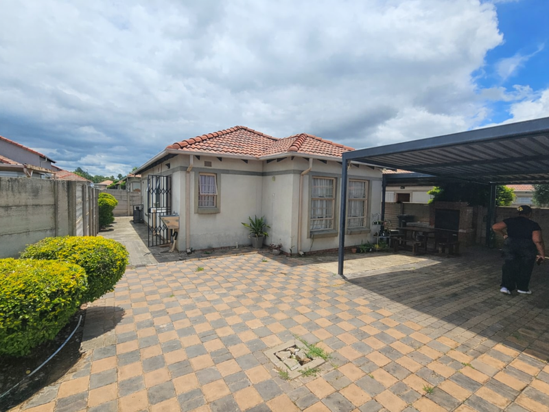 Discover your new home, modern and secure 3 bed in a secure estate - Photo 9