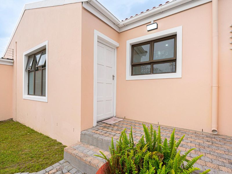 Beautiful, Immaculate 3-Bedroom Home in Prime, Sought-After Location - Photo 6