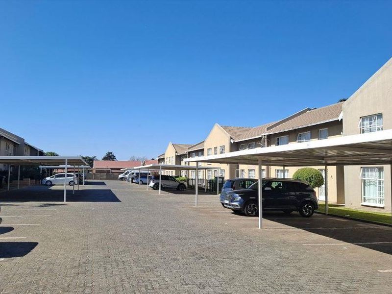 2 Bedroom first floor unit in Ravenswood close to Martin Primary school - Photo 2