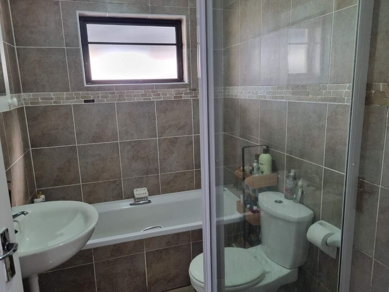 Charming apartment in well -maintained complex in the hart of Gonubie. - Photo 2