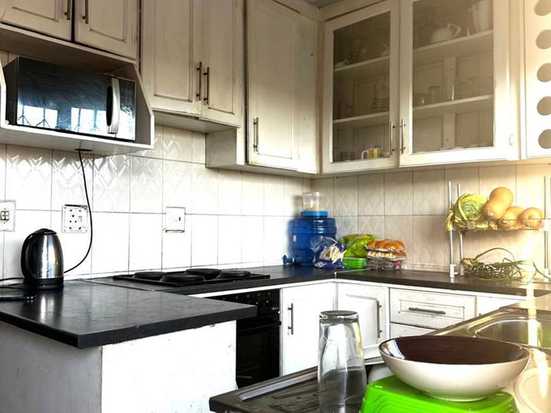 Compact Three-Bedroom Home in Esikhawini - Photo 2