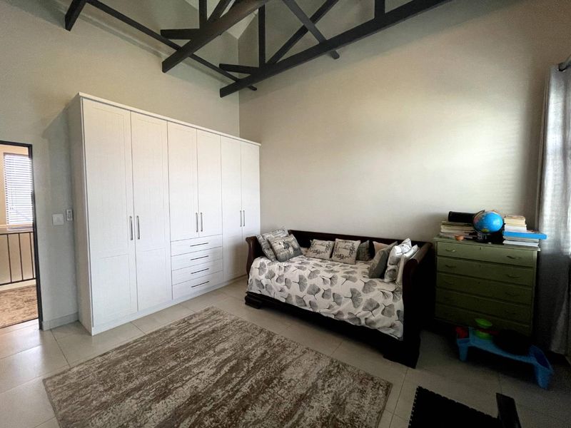 Midstream Meadows - Jewel of a home - Photo 8