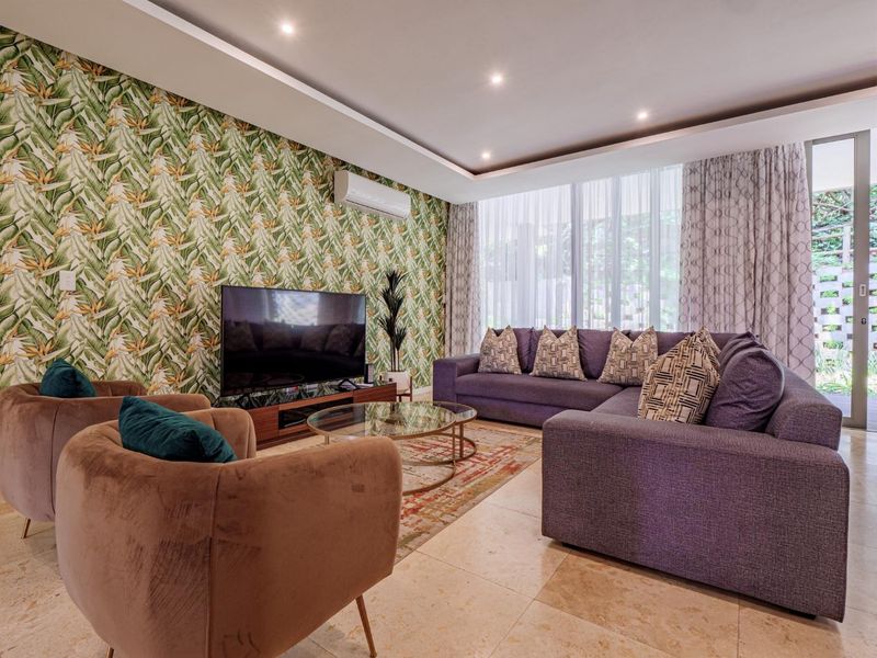 3 Bedroom Ground Floor Apartment - Photo 4