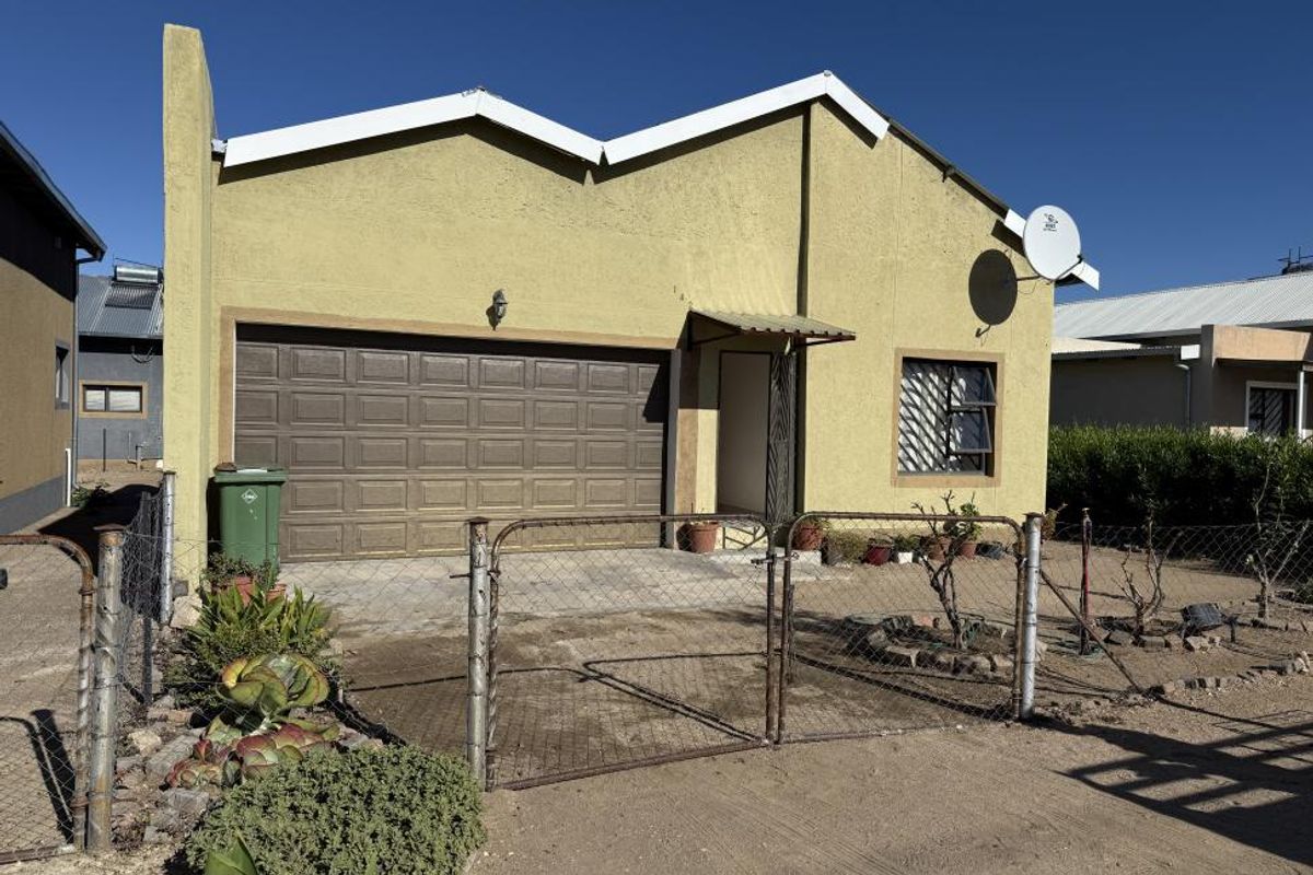 3-Bedroom, 3-Bathroom Osona House For Sale - Photo 2