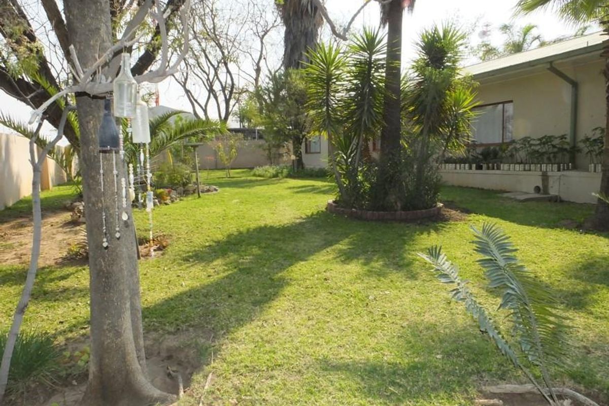 BEAUTIFUL AND POPULAR GUEST HOUSE FOR SALE IN GROOTFONTEIN - NAMIBIA - Photo 2