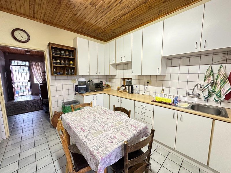 4 Bedroom House For Sale in Klein Windhoek - Photo 5