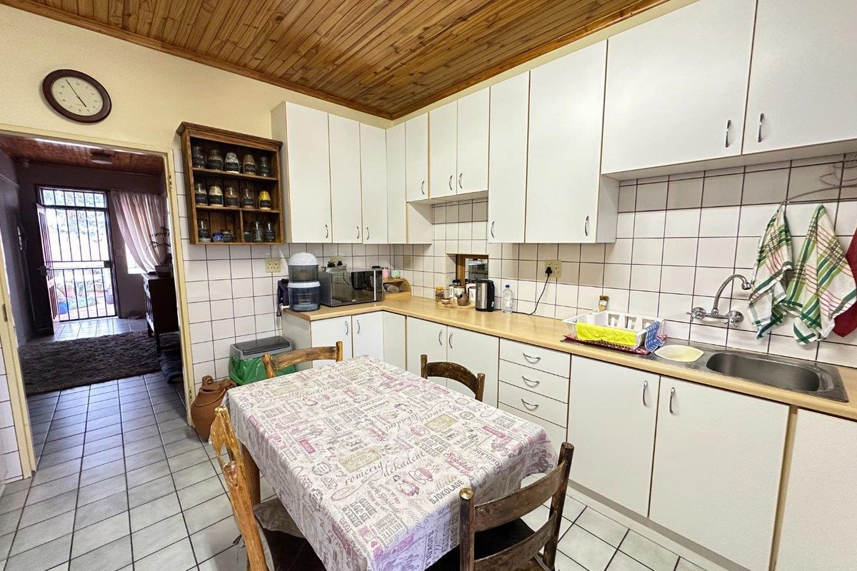 4 Bedroom House For Sale in Klein Windhoek - Photo 5