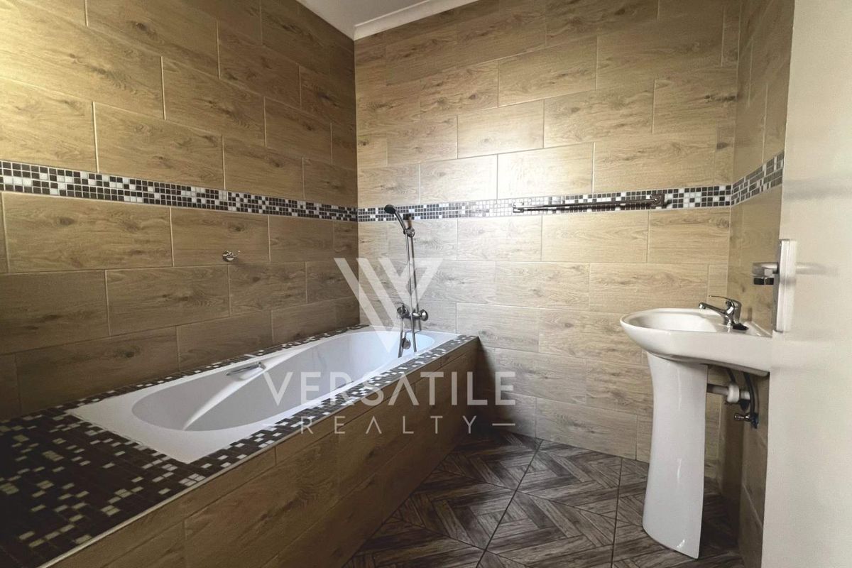5 Bedroom house for sale in Rehoboth - Photo 3