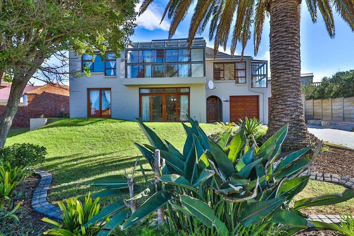 Bayview - stunning location close to the sea - Photo 3