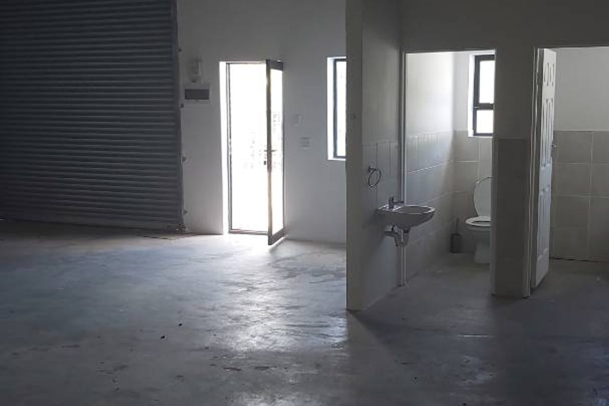 Mixed use commercial facility to let in Fairview. - Photo 2