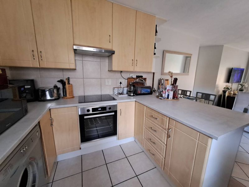 BEAUTIFUL Apartment for sale in Eco Park Estate. - Photo 2