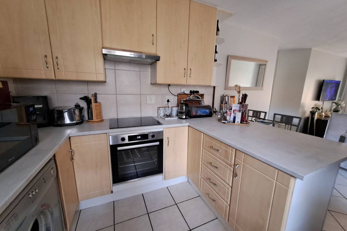 BEAUTIFUL Apartment for sale in Eco Park Estate. - Photo 2