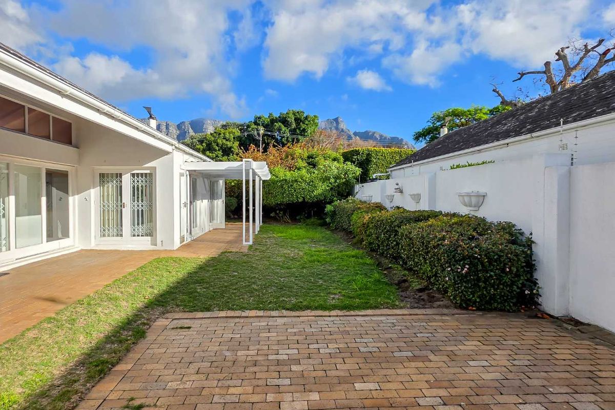 Charming townhouse in prime location - Photo 2