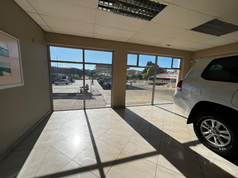 Perfect showroom space for sale - Photo 3