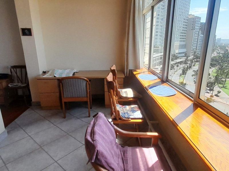 Prime Real Estate with Stunning Sea Views - Photo 2