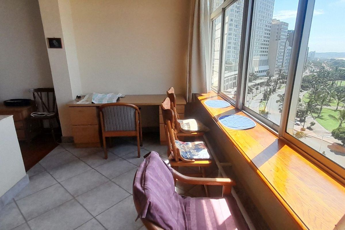 Prime Real Estate with Stunning Sea Views - Photo 2