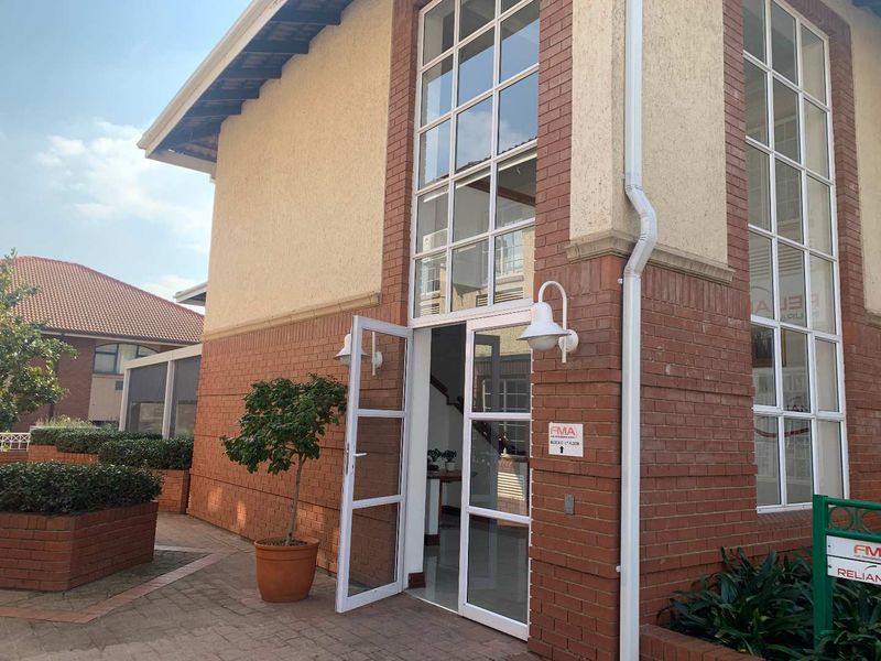 331m2 Office Space To Let | 43 Empire Road, Parktown - Photo 1