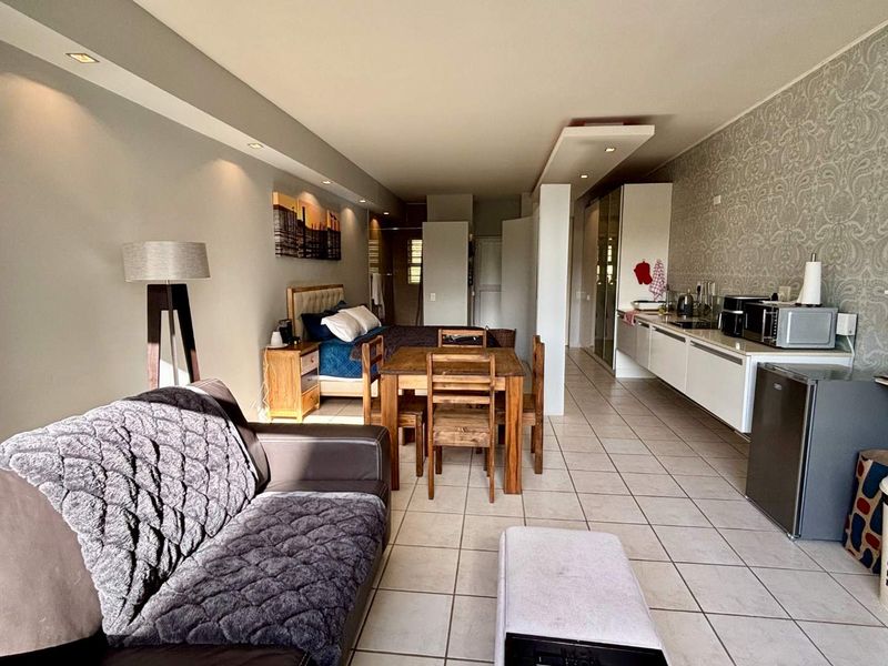 Furnished Studio Apartment in Tamboerskloof - Photo 1