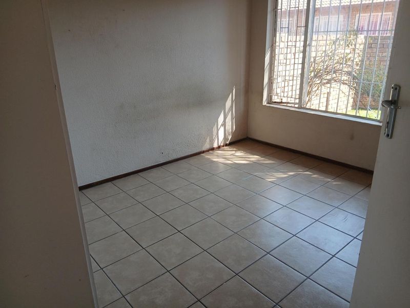 Simplex Townhouse - Photo 7