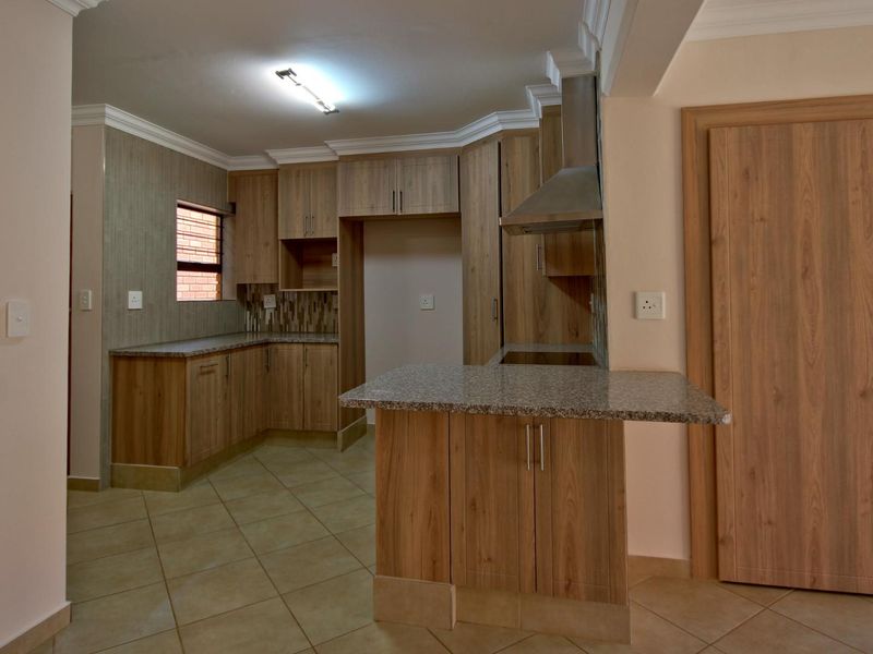 1. "Luxurious Duplex Living: Your Dream Family Home Awaits!" 2. "Spacious 3-Bedroom Duplex: Modern Elegance at Its Best!" 3. "Experience Ultra-Modern Living in - Photo 3