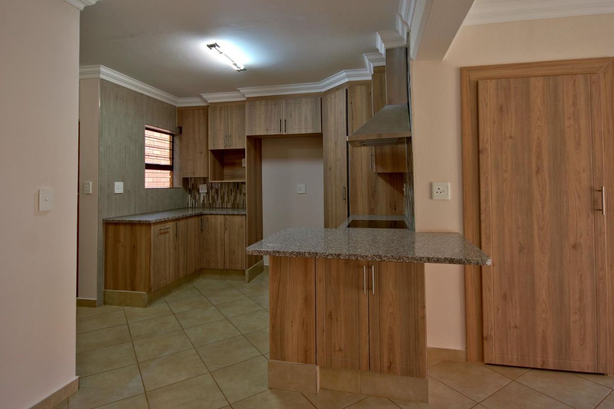 1. "Luxurious Duplex Living: Your Dream Family Home Awaits!" 2. "Spacious 3-Bedroom Duplex: Modern Elegance at Its Best!" 3. "Experience Ultra-Modern Living in - Photo 3