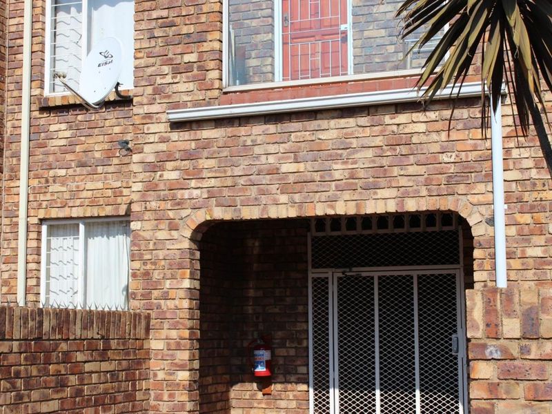 Property For Sale in Sale in Zwartkop, Centurion - Photo 2