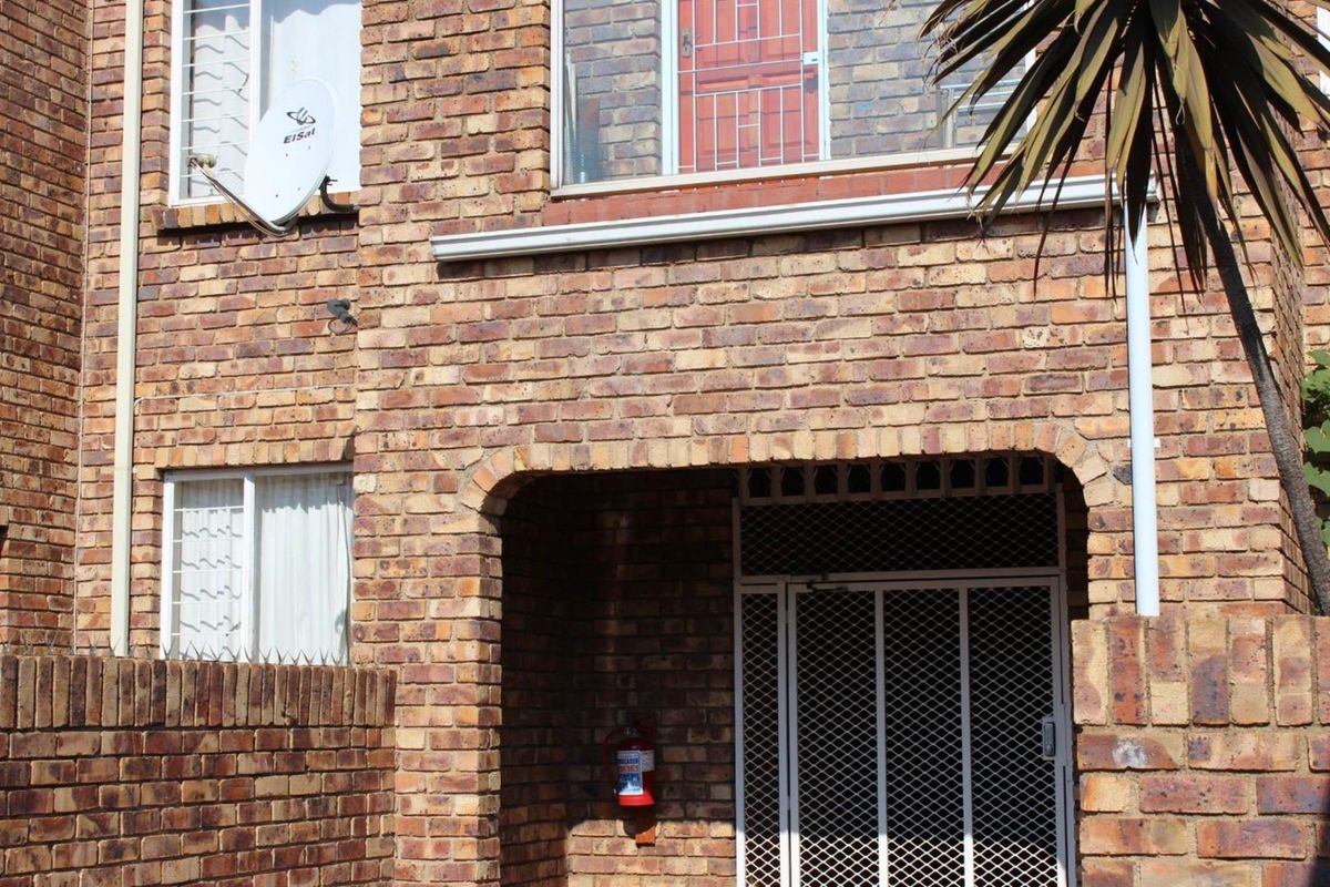 Property For Sale in Sale in Zwartkop, Centurion - Photo 2