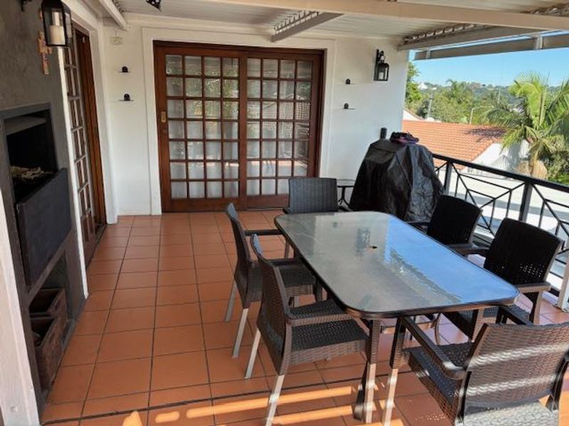 Exquisite property for the discerning young family or professional couple! - Photo 6