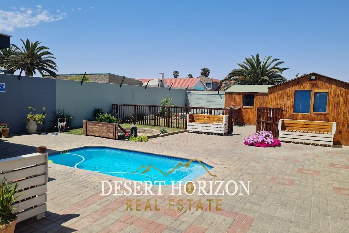 Erongo ,Swakopmund | Renovated Home with a garden oasis and flat - Photo 2