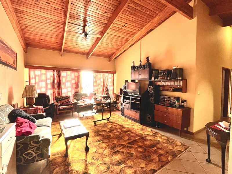 1000Sq erf with a classic home for sale! - Photo 4