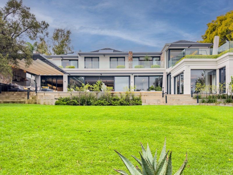 A Masterpiece of Luxury Living in Dainfern Golf Estate - Photo 3