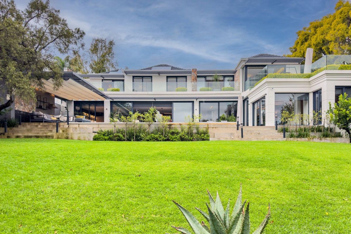 A Masterpiece of Luxury Living in Dainfern Golf Estate - Photo 3