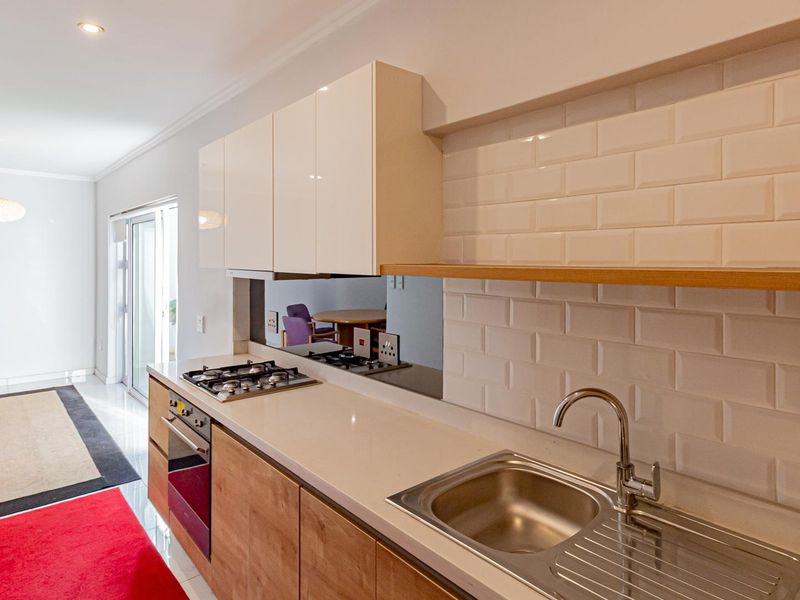 1 Bedroom Apartment for sale in Bryanston - Photo 4