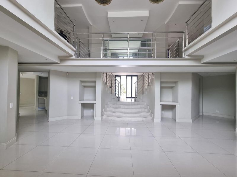 EXCLUSIVE CLUSTER IN PRIME LOCATION HURLINGHAM - Photo 3